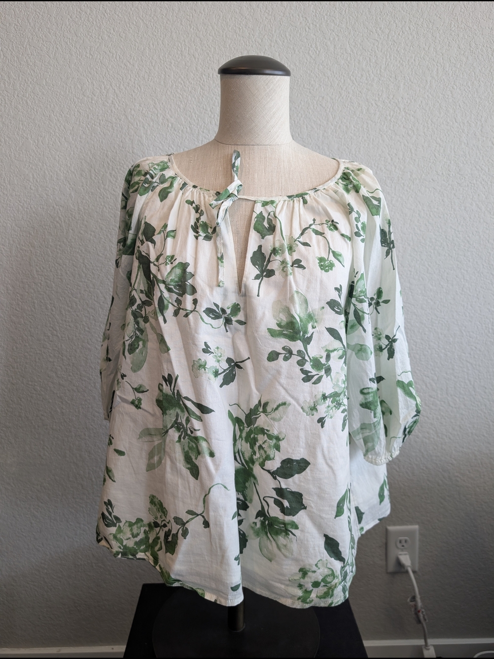 Abercrombie & Fitch White Blouse with Green Floral Print Sz M